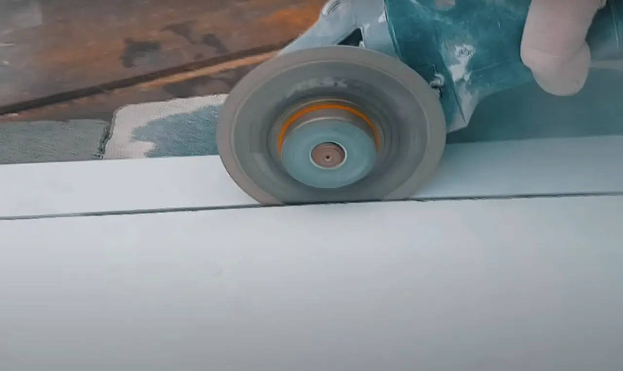 Why Ceramic Tile Chipping When Cutting? [Answered] Best Saw Guidee