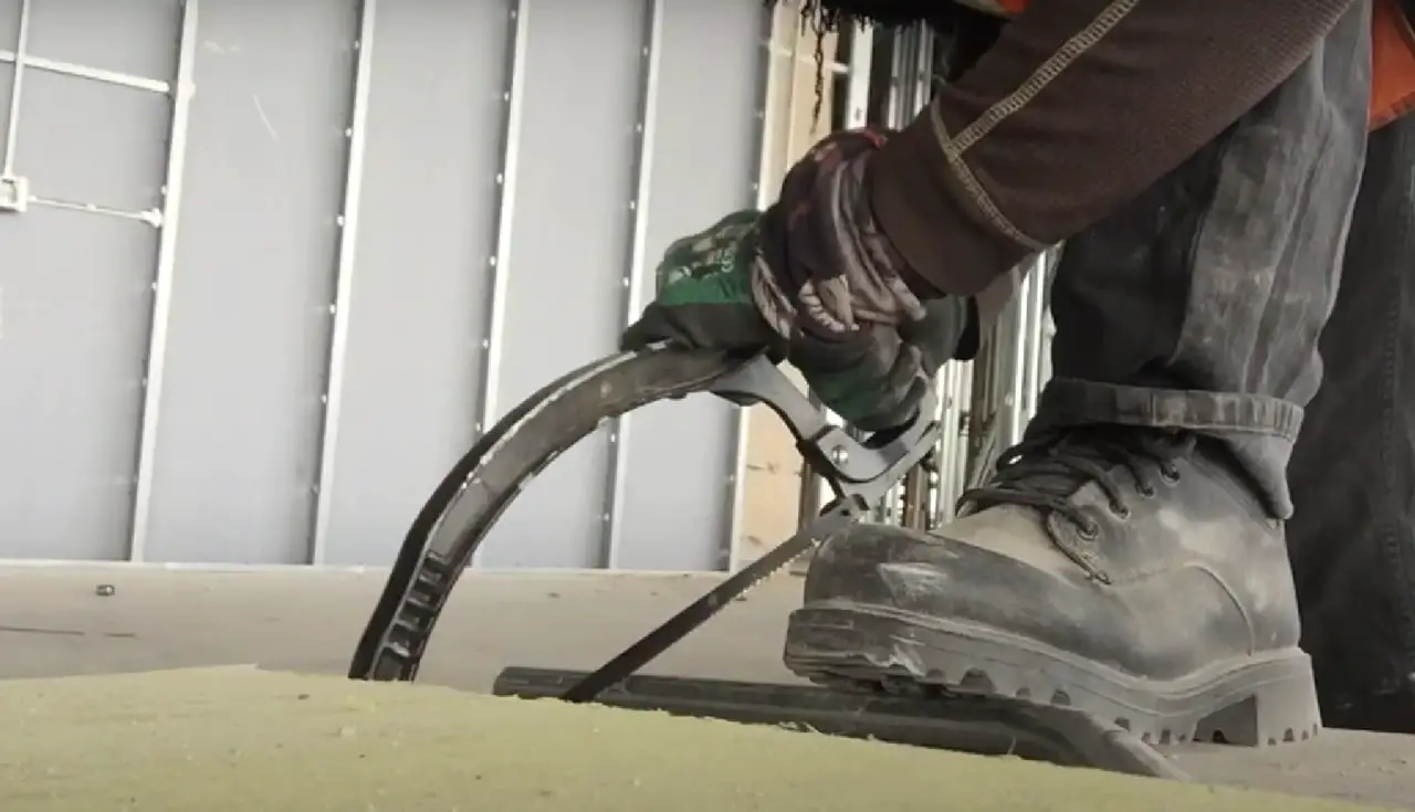 How to Cut Galvanized Pipe With a Hacksaw Best Saw Guidee