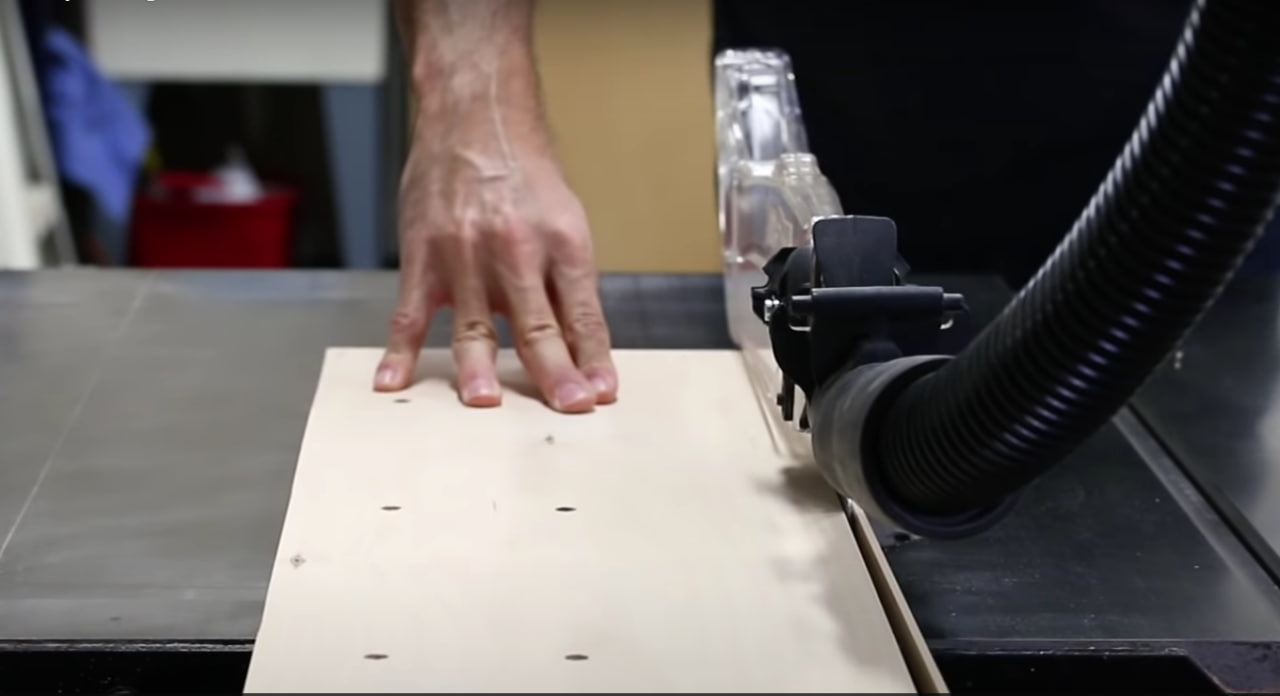 How To Use a Taper Jig On a Table Saw? - Best Saw Guidee